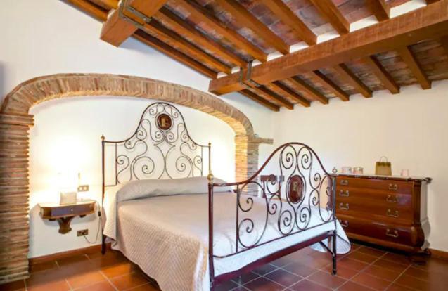 Fattoria Uccelliera Villa Lorenzana Exterior photo